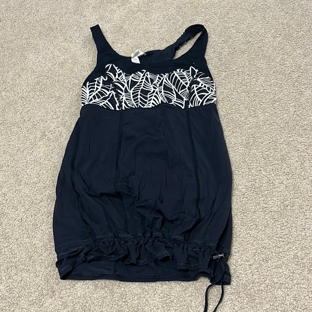Lululemon women’s tank top size 2